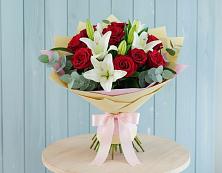 Букет цветов из:  Лилии и Розы в Обливской