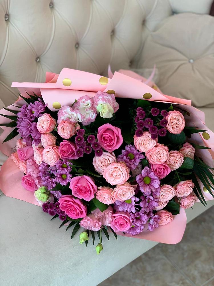 Букет цветов из: Хризантемы, Розы и Лизиантусы в Обливской