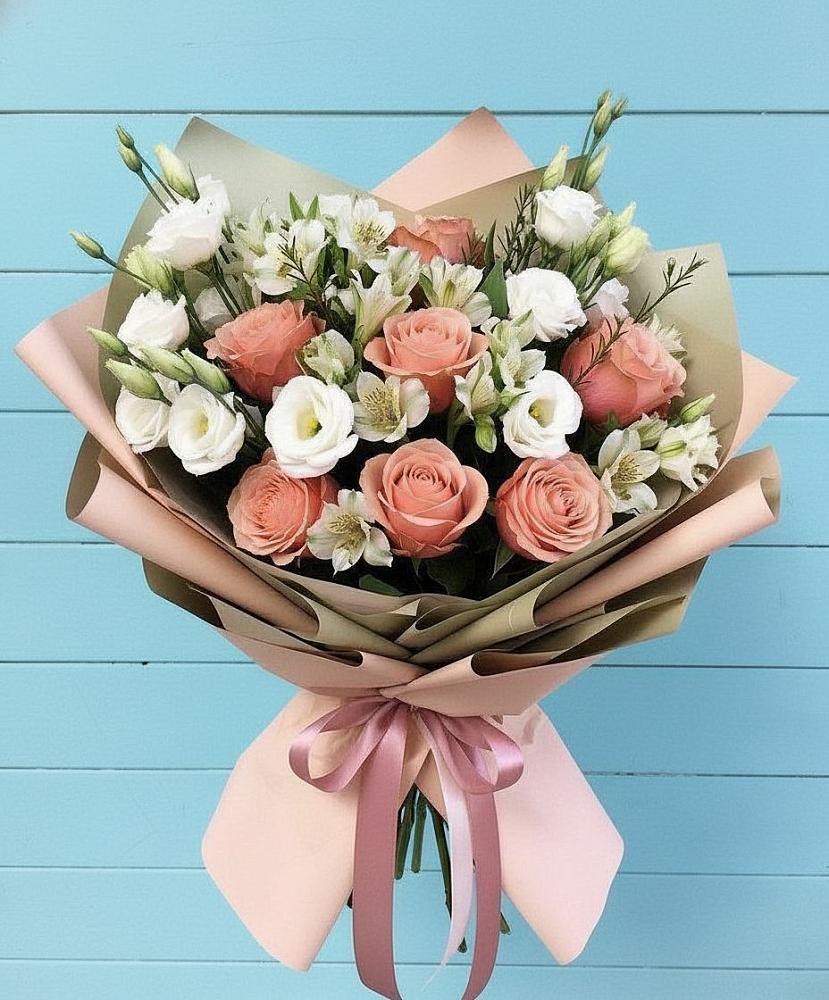 Букет цветов из: Розы, Альстромерии и Лизиантусы в Обливской