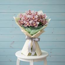 Букет цветов из:  Орхидеи и Розы в Обливской