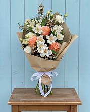 Букет цветов из:  Альстромерии, Лизиантусы, Розы и Хризантемы #REPLACE_PRED# Обливской