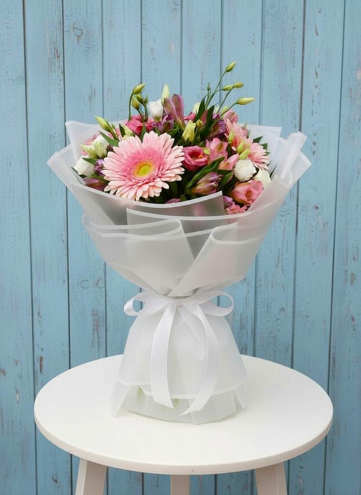 Букет цветов из: Герберы, Альстромерии и Лизиантусы в Обливской