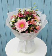 Букет цветов из:  Герберы, Альстромерии и Лизиантусы в Обливской