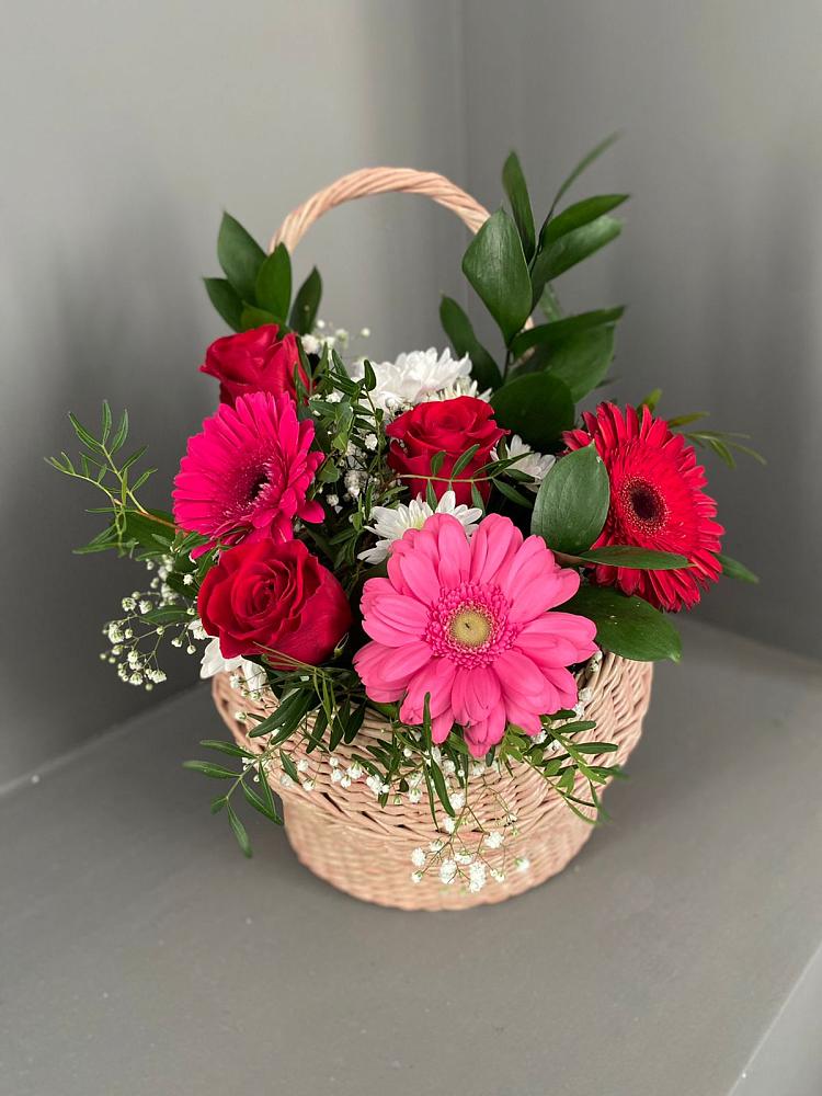 Цветочная композиция из Розы, Хризантемы и Герберы в корзине в Обливской