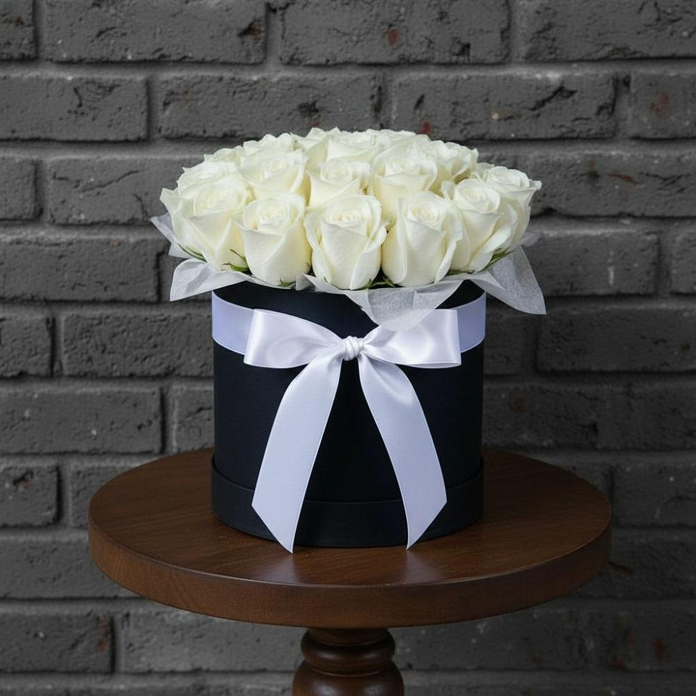 Цветочная композиция из Розы в шляпной коробке в Обливской