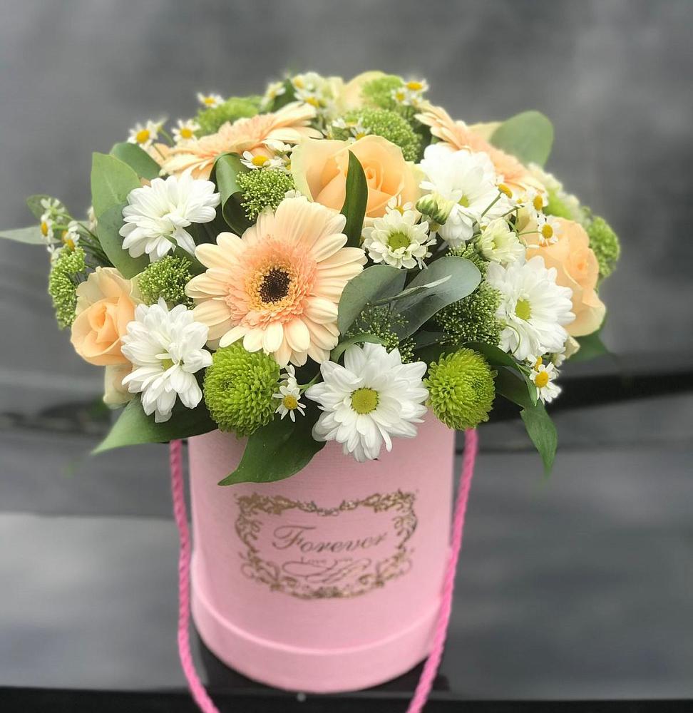 Цветочная композиция из Розы, Герберы и Хризантемы в шляпной коробке в Обливской