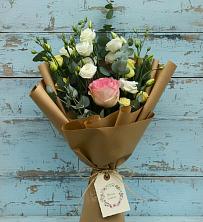 Букет цветов из:  Розы и Лизиантусы в Обливской