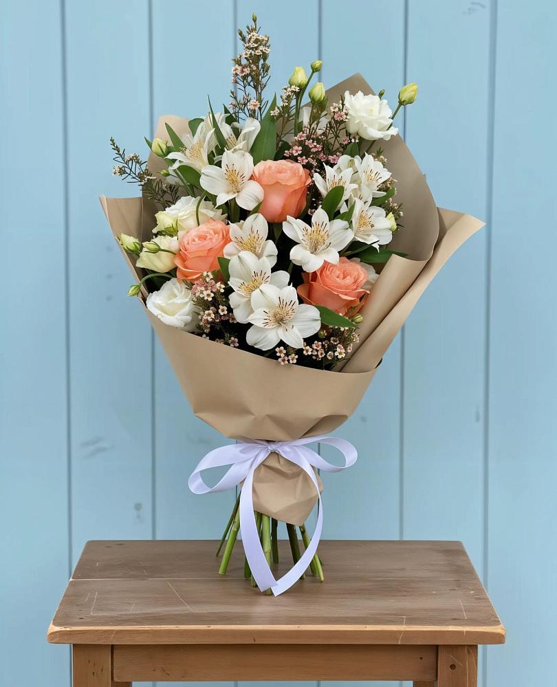 Букет цветов из: Альстромерии, Лизиантусы, Розы и Хризантемы в Обливской